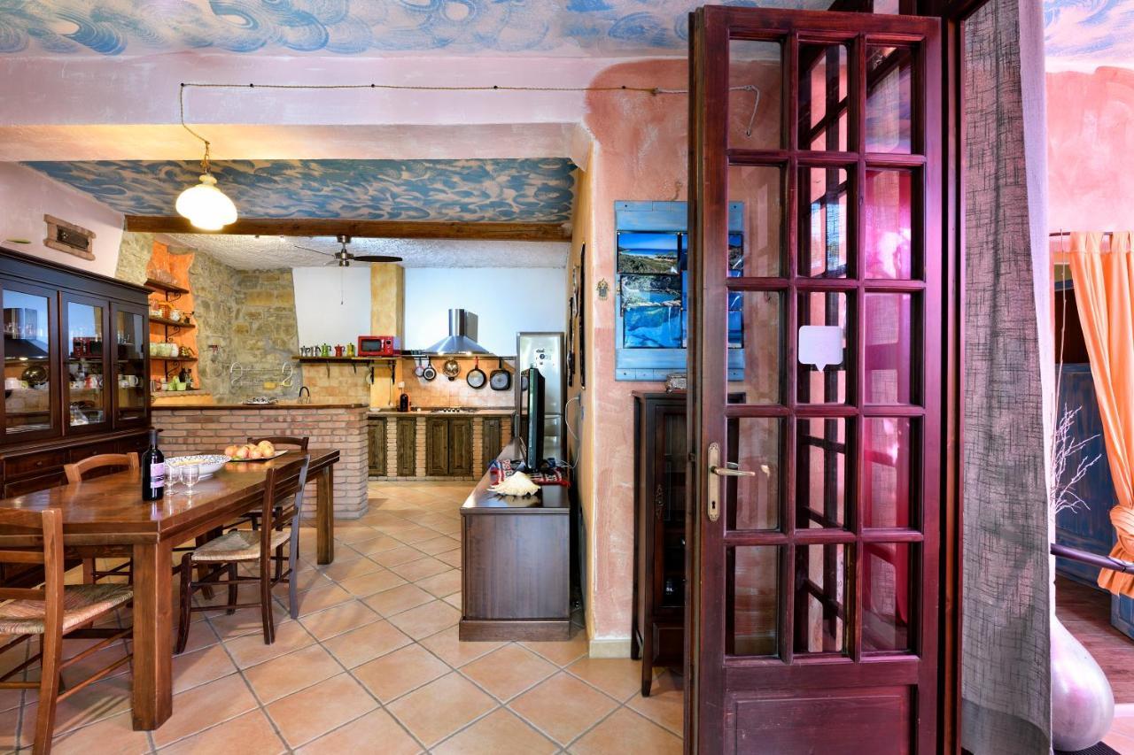 Andrebyke Villa Gergei Bagian luar foto