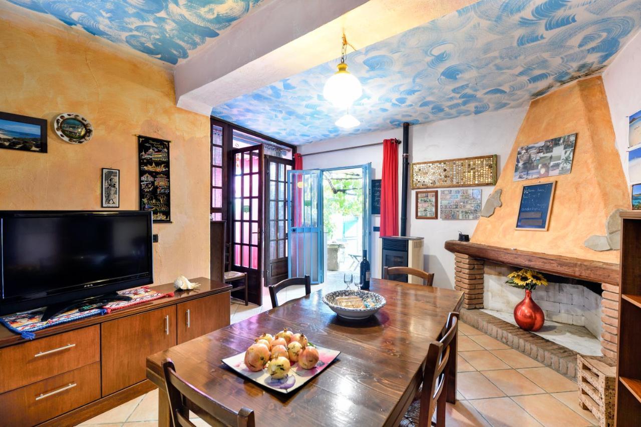 Andrebyke Villa Gergei Bagian luar foto