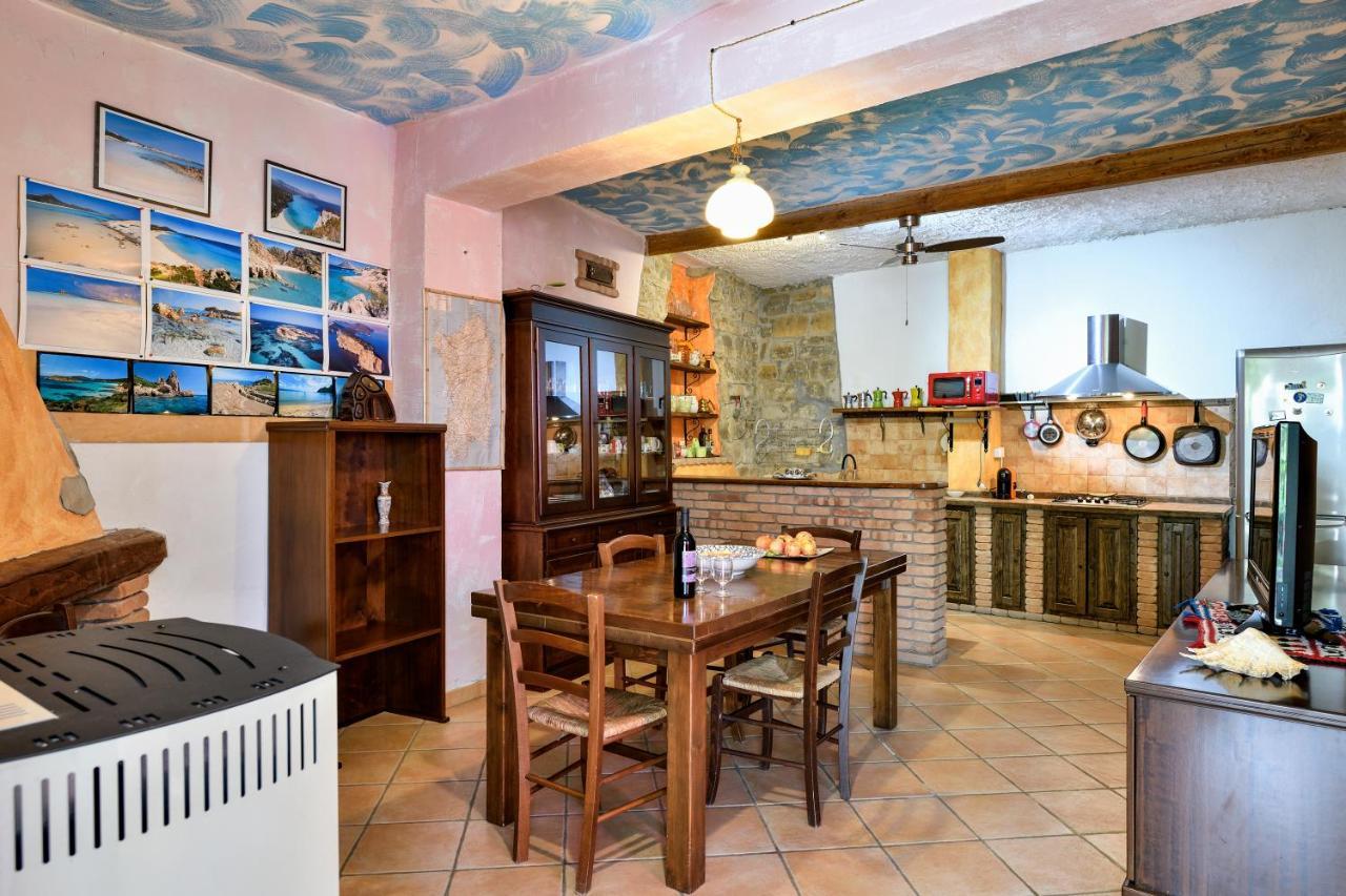 Andrebyke Villa Gergei Bagian luar foto