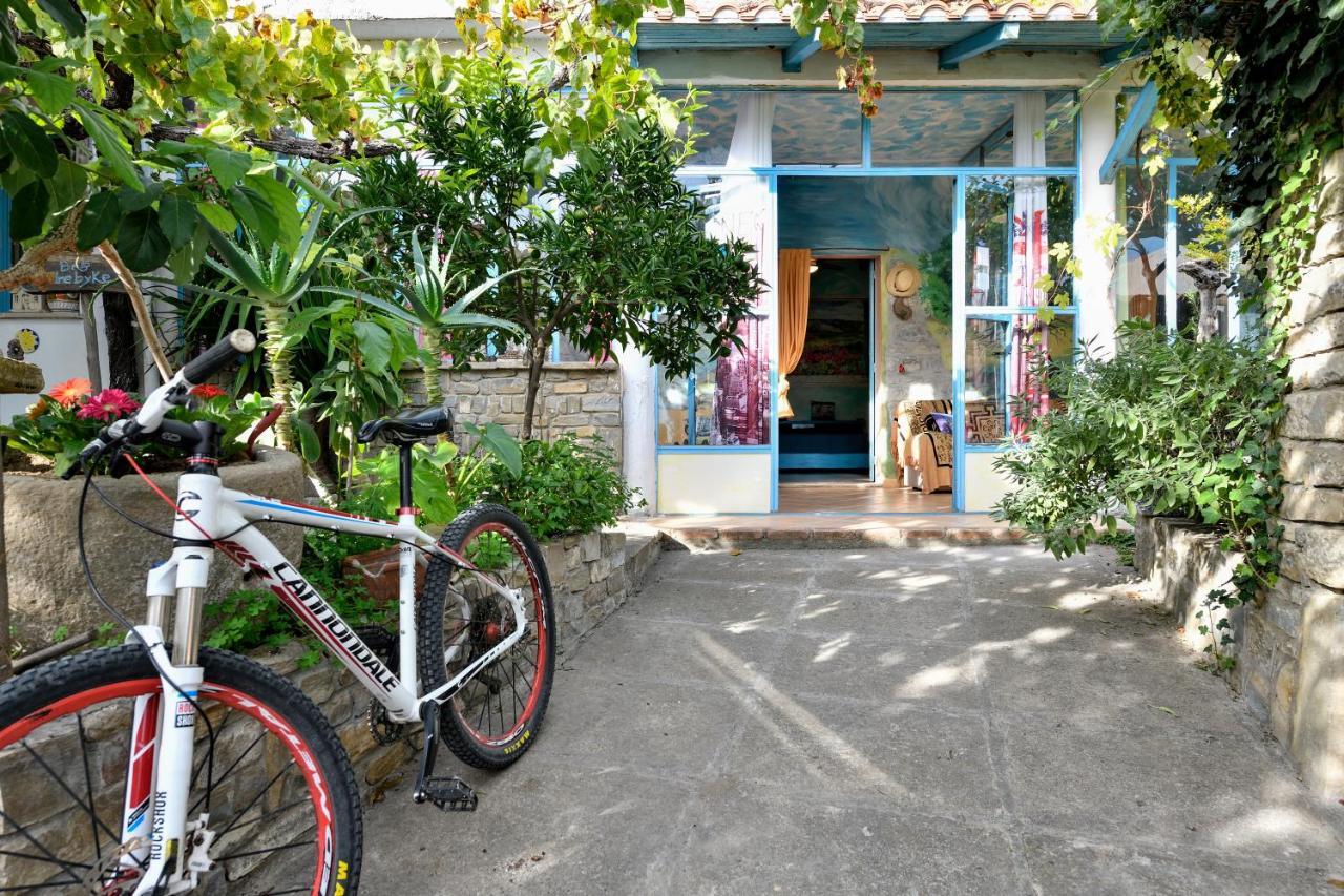 Andrebyke Villa Gergei Bagian luar foto