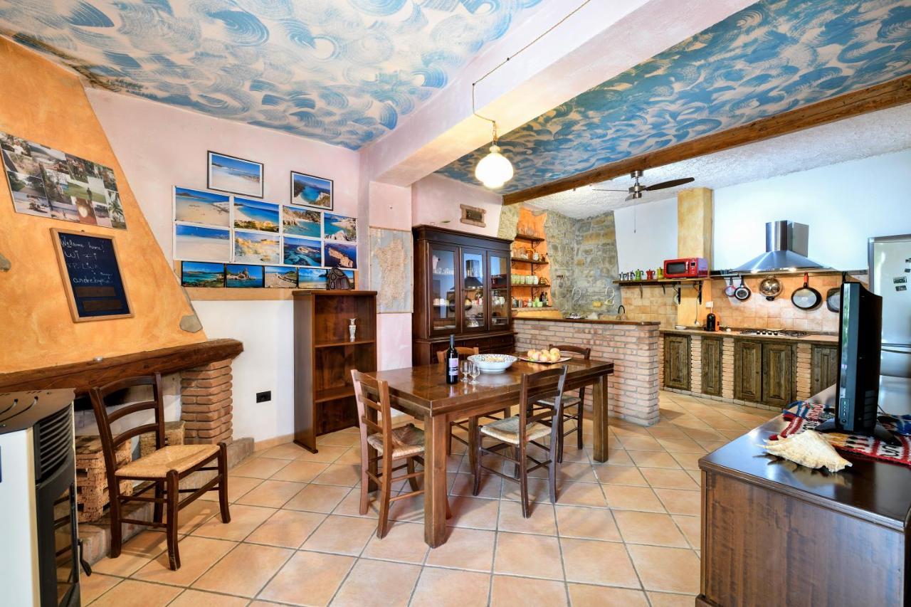 Andrebyke Villa Gergei Bagian luar foto