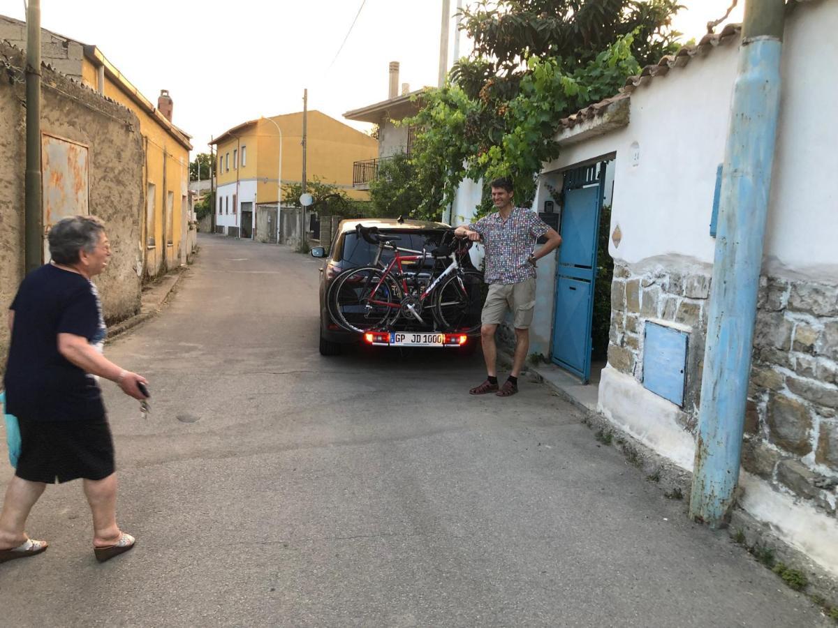 Andrebyke Villa Gergei Bagian luar foto