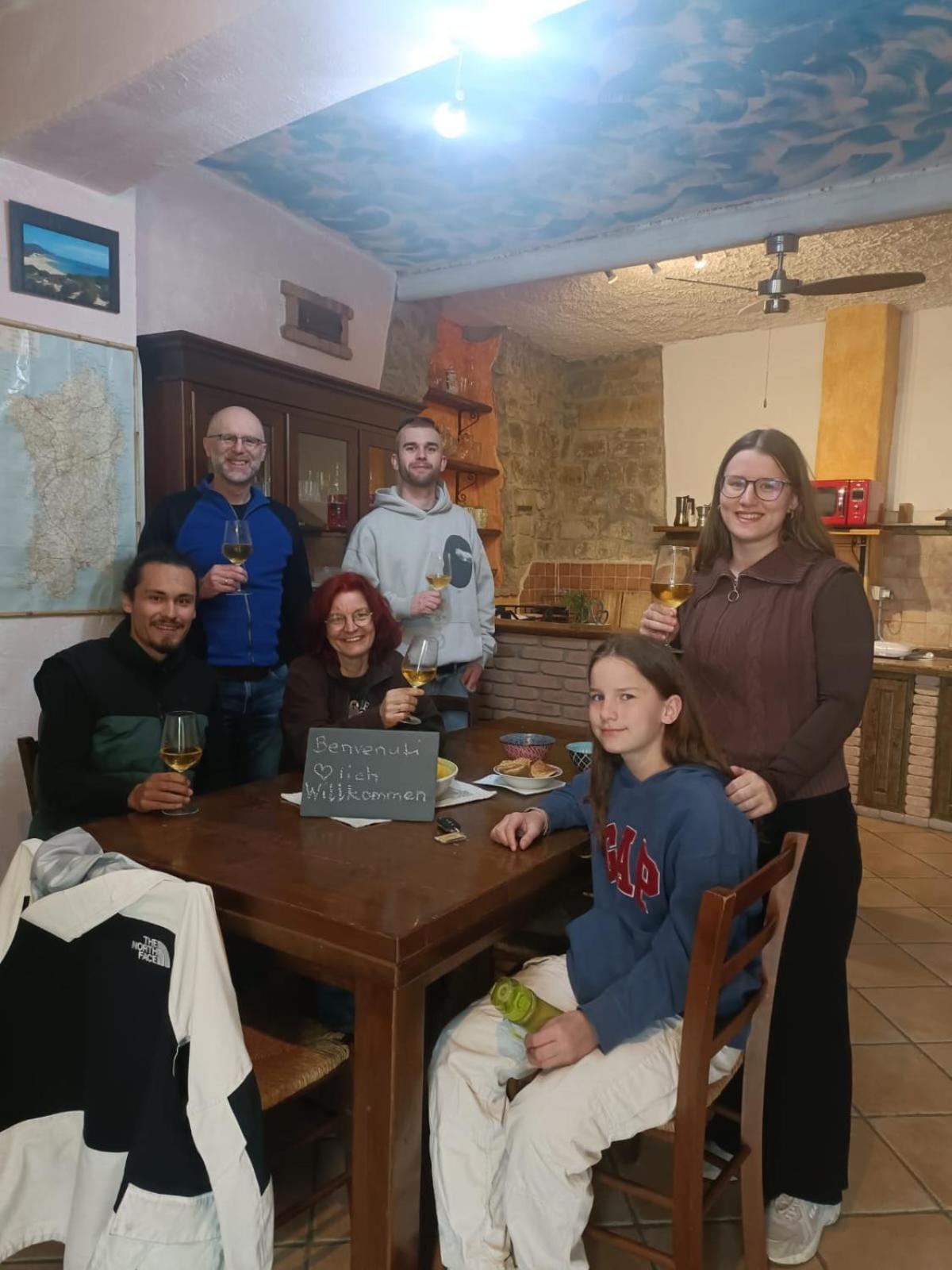 Andrebyke Villa Gergei Bagian luar foto
